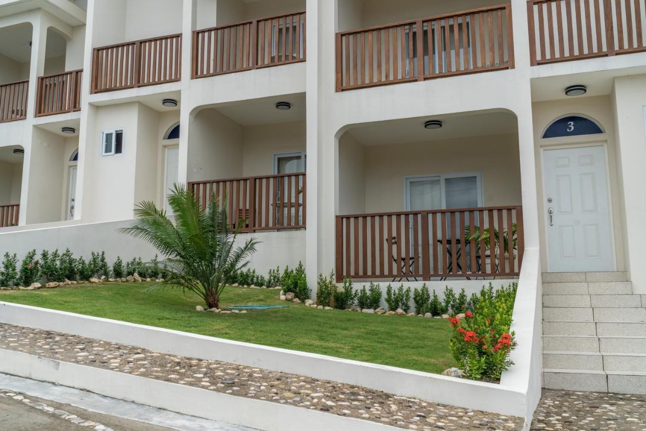 Family Complex Beside Beach W/Pool Montego Bay #1 Экстерьер фото