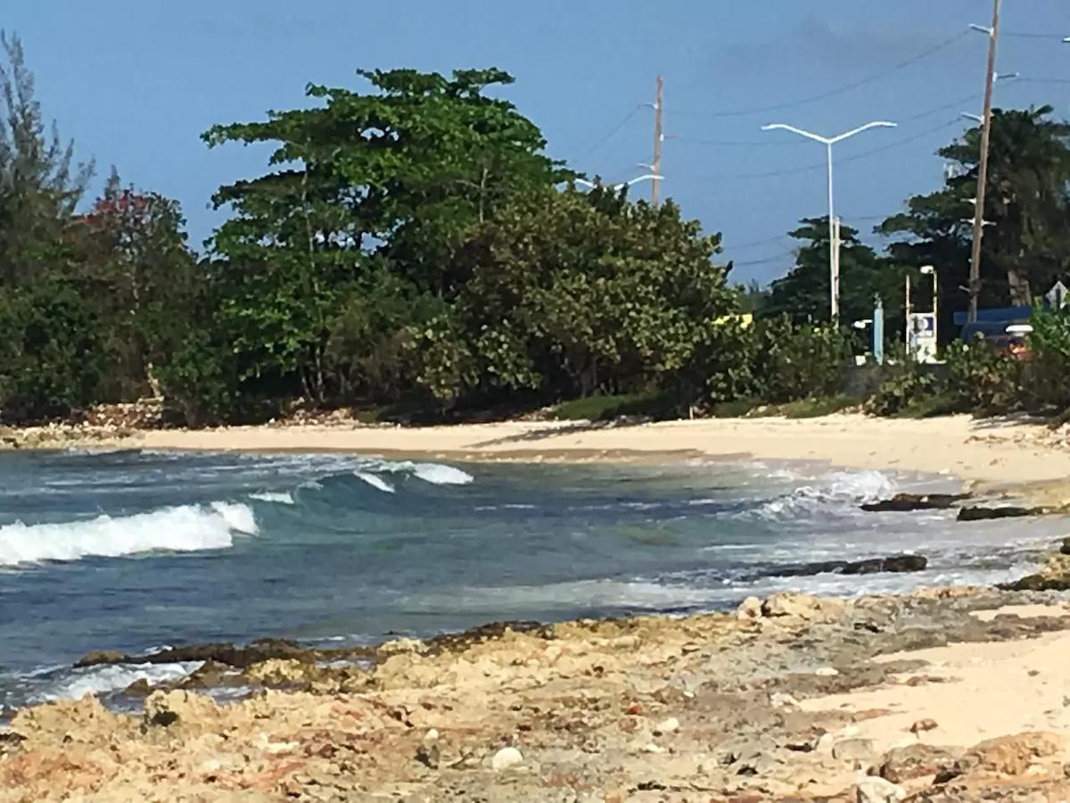 Family Complex Beside Beach W/Pool Montego Bay #1 Экстерьер фото