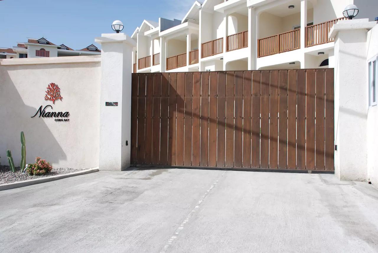 Family Complex Beside Beach W/Pool Montego Bay #1 Экстерьер фото
