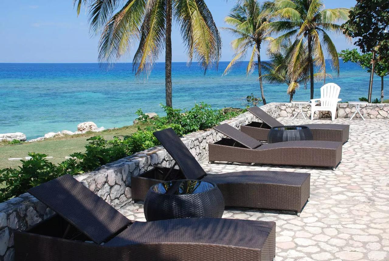 Family Complex Beside Beach W/Pool Montego Bay #1 Экстерьер фото