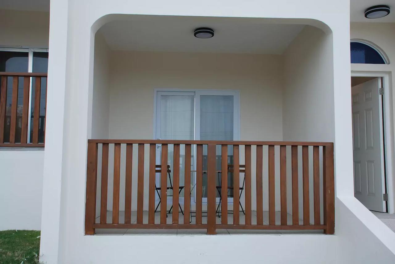 Family Complex Beside Beach W/Pool Montego Bay #1 Экстерьер фото