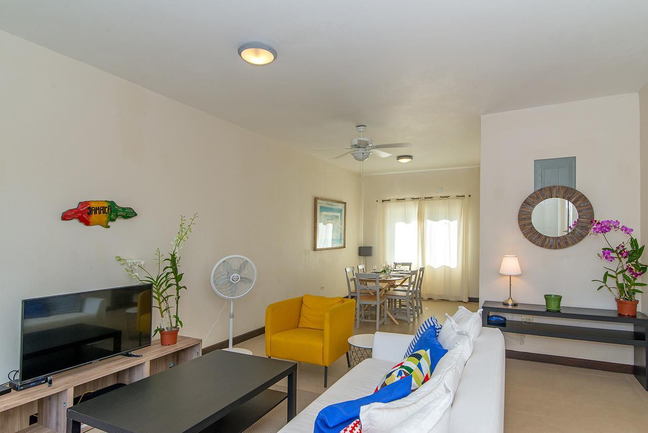 Family Complex Beside Beach W/Pool Montego Bay #1 Экстерьер фото