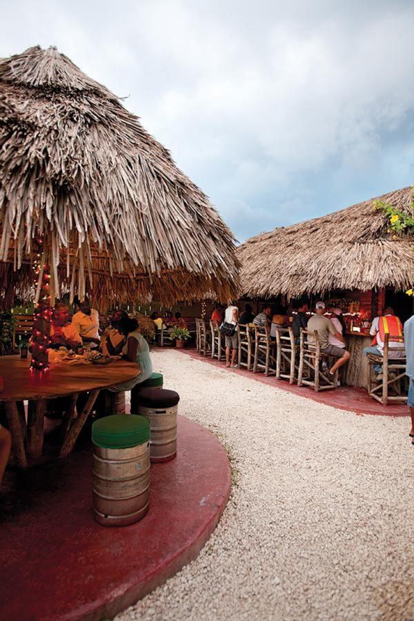 Family Complex Beside Beach W/Pool Montego Bay #1 Экстерьер фото